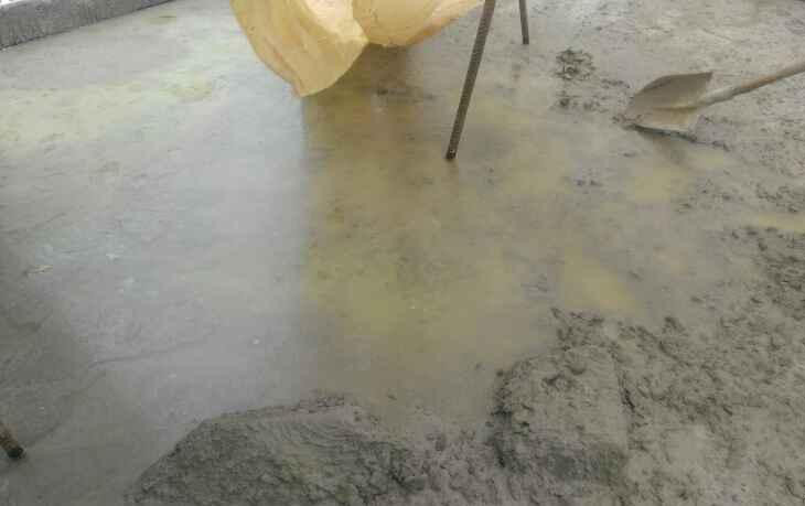混泥土保水性不足導(dǎo)致沁水嚴重現(xiàn)象